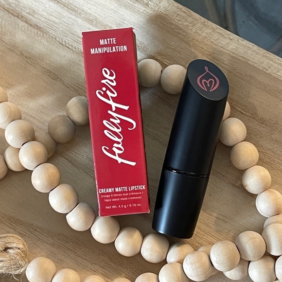 FOLLY FIRE Matte Lipstick In Full House(Deep Merlot) - Picture 6 of 10